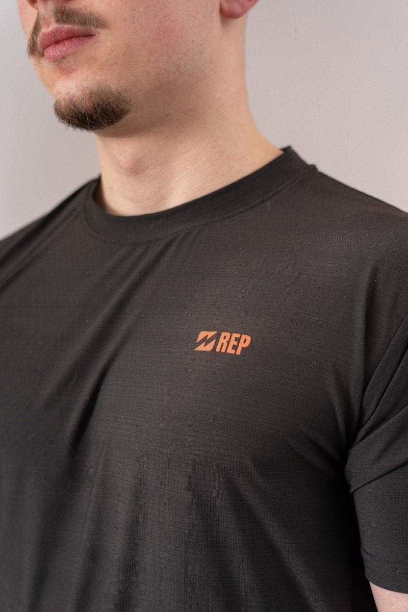 Man wearing represent gym top - reps clothing uk, gym tops mens.